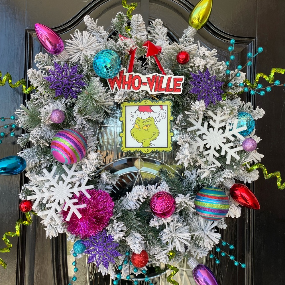 Snoville Wreath prelit